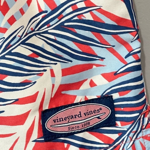 Vineyard Vines Tropical Hybrid Board Shorts Quick-Dry Floral Print Beach Ready - Picture 4 of 6